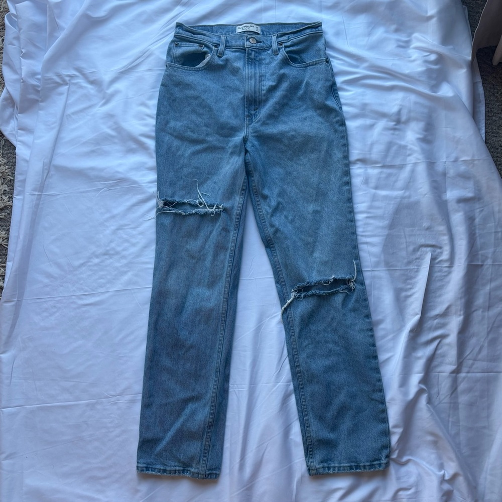 Abercrombie & Fitch | Ultra High Rise 90's Straight Jean Distressed Sz 27/4R